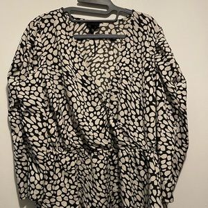 WHO WHAT WEAR PLUS TOP